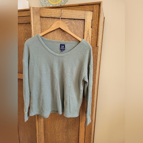 Gap maternity waffle top - Picture 2 of 5